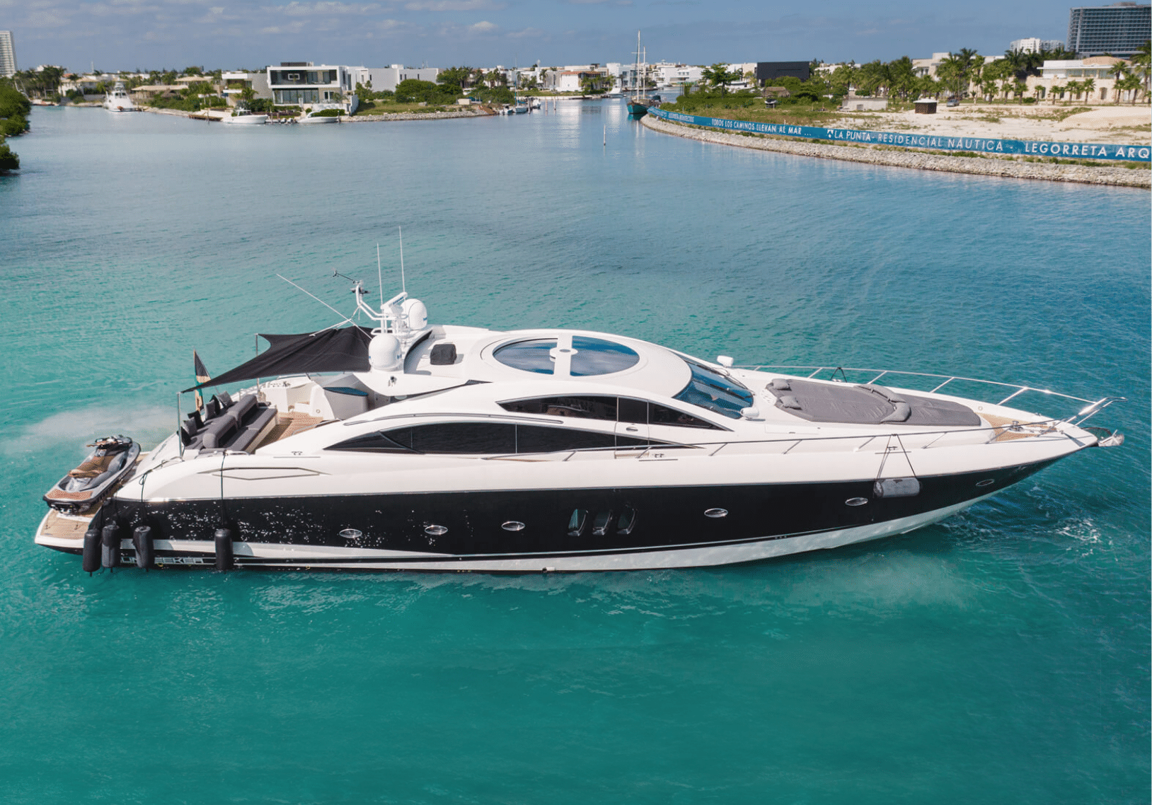 +80 - SUNSEEKER PREDATOR 82' - Cancun 01
